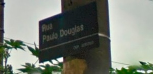 No meio do Jaraguá, Paulo Douglas